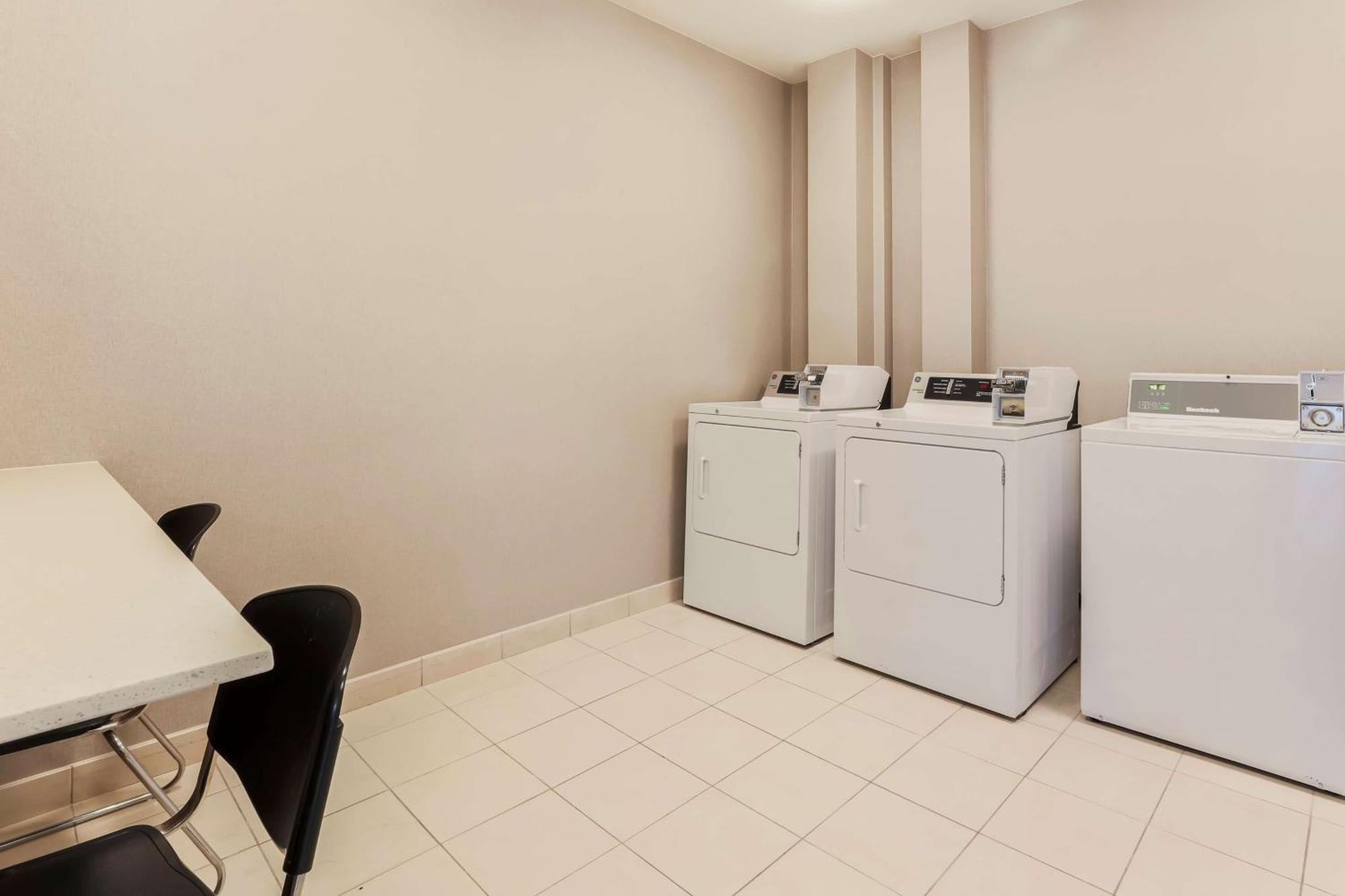 Hilton Garden Inn Рино Экстерьер фото