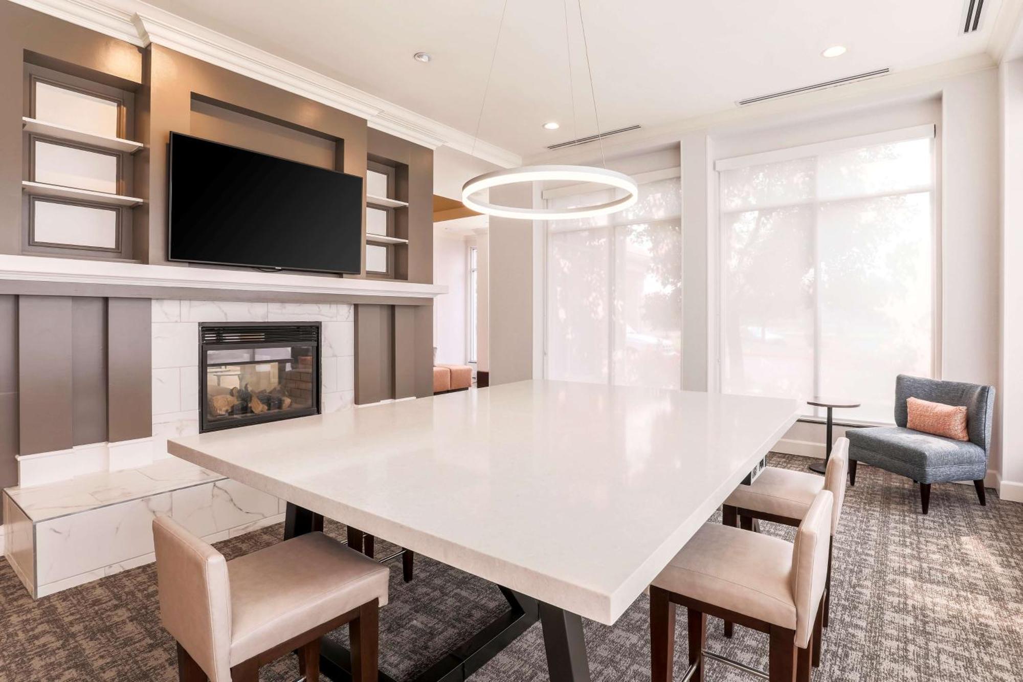 Hilton Garden Inn Рино Экстерьер фото